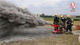 水泥也成了滅火器!這是消防官兵和專(zhuān)家一起研發(fā)出來(lái)的