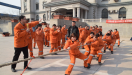 贊皇金隅組織“踐行干事文化 爭當(dāng)巾幗標(biāo)兵”女職工拔河比賽