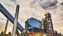 年產(chǎn)120萬噸水泥線順利點火