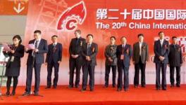 巾幗不讓須眉，這就是水泥人精神！