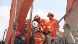 緊急救援！水泥廠墻體倒塌一工人被埋，命懸一線！