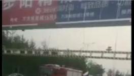 物流司機(jī)注意了！4.5米以下限高桿均違法，年前必須全部清理！