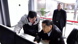 縣長帶隊夜查環(huán)保，察看中聯(lián)水泥廠區(qū)監(jiān)控！